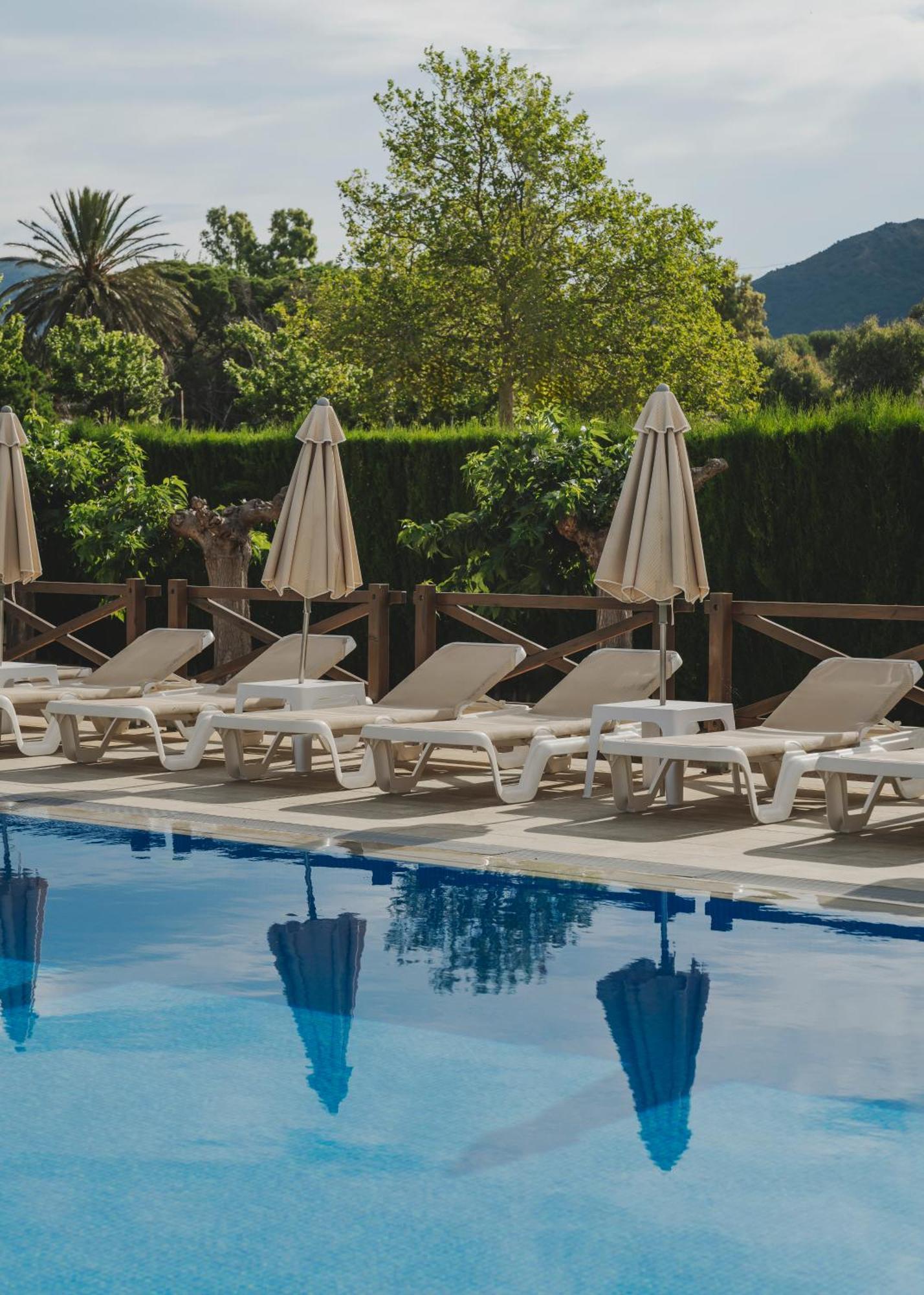 Hotel Spa Mediterraneo Park Росас Экстерьер фото