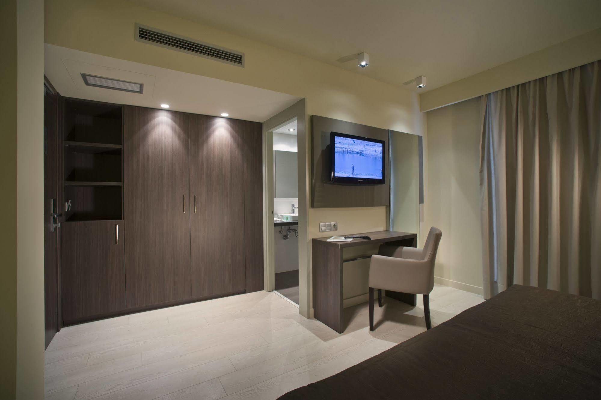 Hotel Spa Mediterraneo Park Росас Экстерьер фото
